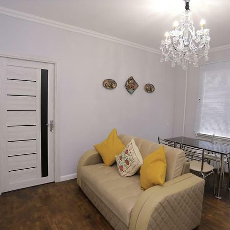 Luxury 2 Bedrooms Apartment Walking Distance From Gur-Emir Samarkand Ngoại thất bức ảnh